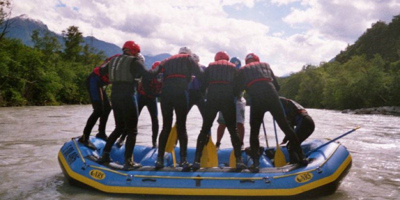 Wildwasser Rafting als teamevent